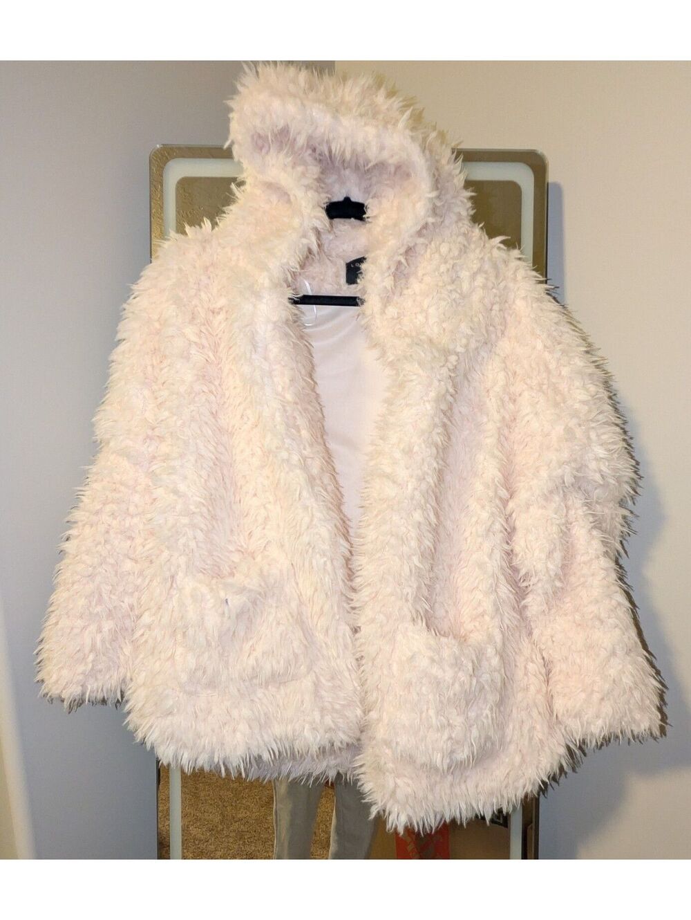 Women's Fluffy Faux Fur Hoodie Jacket in Light Pink